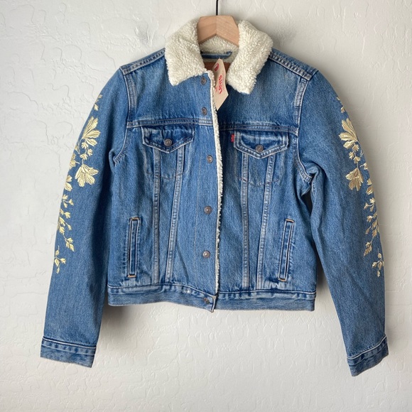 RARE Levi’s floral embroidered sherpa trucker jacket NWT - Picture 6 of 15